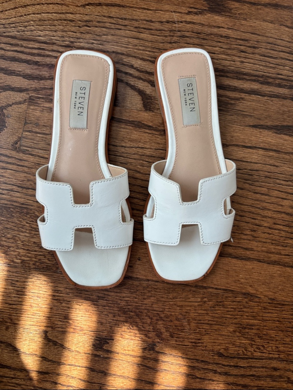 H-style Steve Madden White Leather Slides Sandals